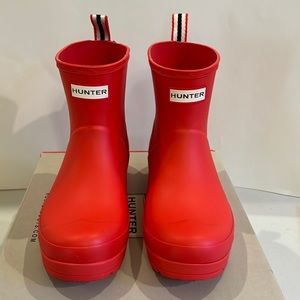Hunter original play boot short, red size women’s 7